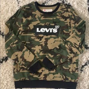 Levi’s pull over!